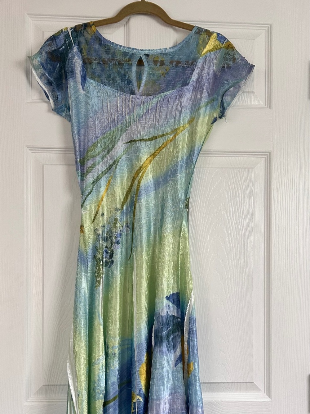✨ Komarov Crinkle Tea Length Dress | Lace Detail | Abstract Floral Print ✨